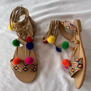 Dirty Laundry Leg Tie Pom Pom Women’s Sandals Size 6.5